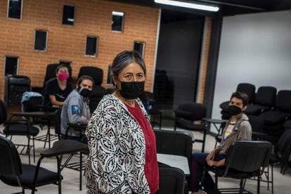 La actriz Mercedes Hernández, durante una de sus clases de actuación a los jóvenes de Iztapalapa.