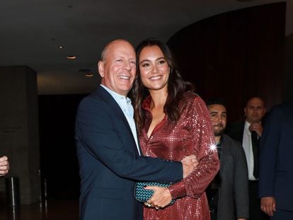 Bruce Willis y Emma Heming, en un estreno en Nueva York el 11 de octubre de 2019.