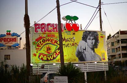 Cartell promocional de la discoteca Pachá a Eivissa.