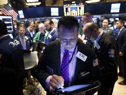 Varios agentes de la Bolsa de Nueva York