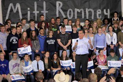 El candidato presidencial por el partido republicano, Mitt Romney, habla el lunes 6 de febrero de 2012, durante un acto de campaña en Colorado.