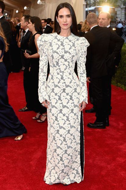 Louis Vuitton está detrás del look de Jennifer Connelly.
