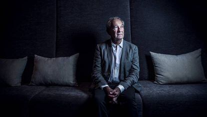 Simon Schama, en un hotel de Madrid antes de la entrevista, en septiembre