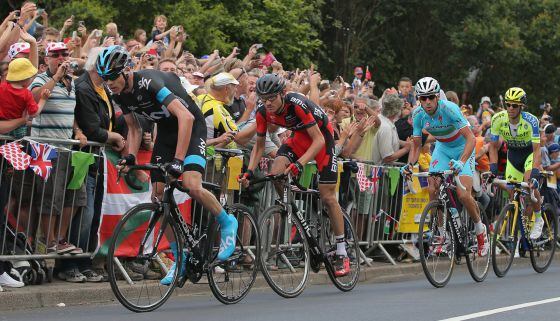 Froome lídera un ataque, junto a Van Garderen, Nibali y Contador.