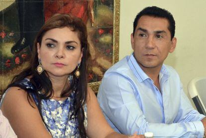 El alcalde de Iguala, José Luis Abarca, y su esposa