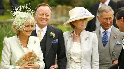 Camila de Cornualles, Andrew Parker Bowles y su mujer, Rosemary, y el príncipe Carlos, en 2006
