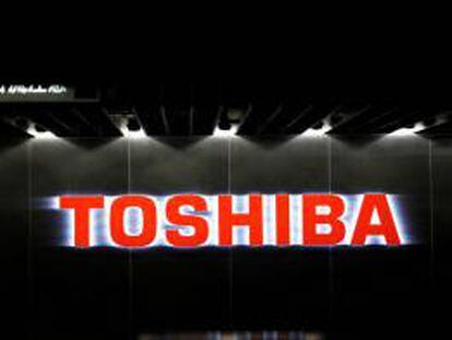 Logo de Toshciba en Kawasaki, Japón.