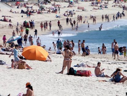 Vista de la playa de Samil, en Vigo, el 1 de mayo.