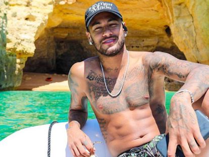 Neymar de vacaciones en Algarve, una playa de Portugal.