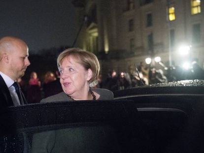 Merkel abandona este viernes de madrugada las negociaciones.