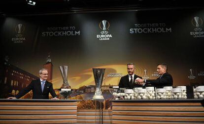 Un instante del sorteo de la Europa League celebrado en la localidad suiza de Nyon.