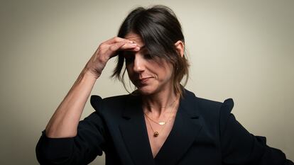 ¿Vive mejor un treintañero de hoy que uno de los ochenta? Los actores de la serie del momento se ponen en la piel de sus padres