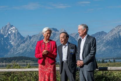Left to right: Christine Lagarde, president of the European Central Bank, Kazuo Ueda, governor of the Bank of Japan, and Jerome Powell, chair of the U.S. Federal Reserve, at the Jackson Hole economic symposium in Wyoming, on Aug. 25, 2023.