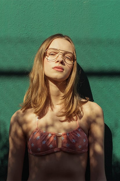 Bohodot
Como explicábamos en este artículo, los bikinis de Bohodot son 100% hechos en Barcelona con tejidos de proveedores que fabrican de manera local. Sus trajes de baño tienen un regusto retro que los hace irresistibles. Esta temporada, los estampados vichy, las estrellas y los bañadores con mensaje son su gran apuesta.