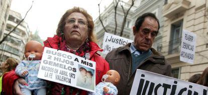 Manifestación en Madrid de los familiares de 'niños robados'