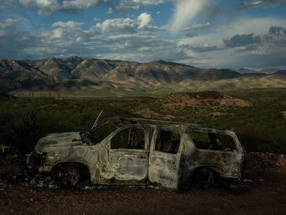 Uno de los vehículos tiroteados durante la matanza contra la familia LeBarón en Sonora (México), en noviembre de 2019.