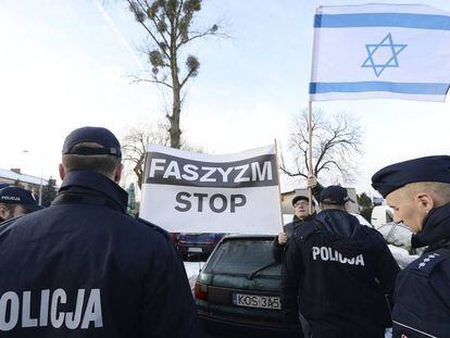 Protesta antifascista en Oswiecim, Polonia.