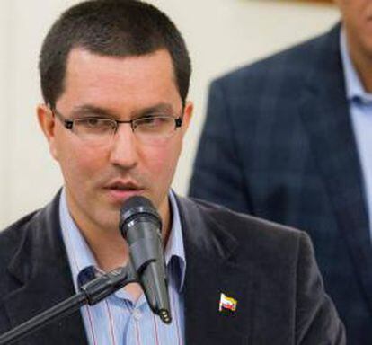 El vicepresidente del Gobierno del presidente Nicolás Maduro, Jorge Arreaza (imagen), inauguró en la ciudad de Maracaibo (noroeste) otra reunión regional similar, y lo mismo hizo en Monagas (este) el vicepresidente para asuntos Económicos y ministro de Petróleo, Rafael Ramírez. EFE/Archivo