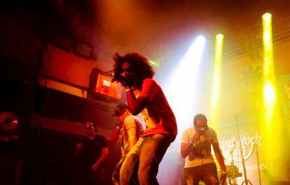 El Batall&oacute;n en un concierto en Hard Rock Caf&eacute; Santo Domingo.
