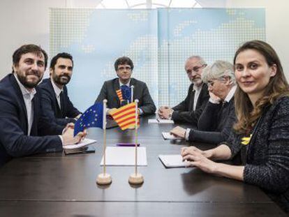 La reunión se ha trasladado a la sede en Bruselas de la European Free Alliance, una organización de partidos europeos afines al nacionalismo