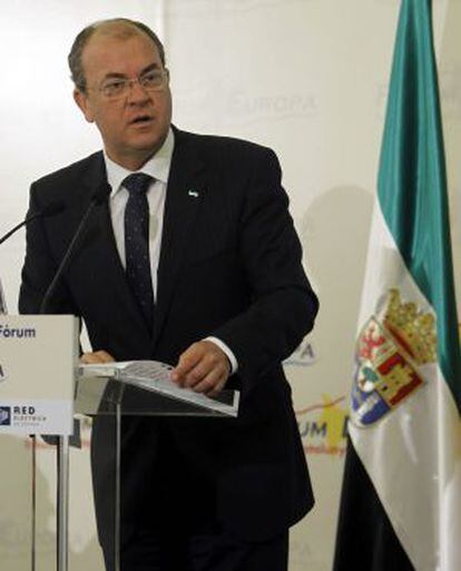 El presidente de Extremadura, José Antonio Monago, durante su participación hoy en Barcelona.