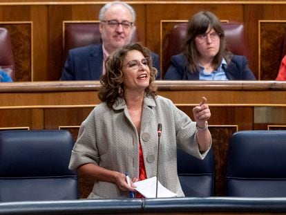 La ministra de Hacienda y Función Pública, María Jesús Montero, en el Congreso de los Diputados el 25 de mayo.