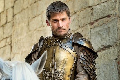 Jaime Lannister

EN CONTRA: Sus insultos machistas a Brienne de Tarth cuando viajan solos a Desembarco del Rey. La a menudo olvidada violación a Cersei en la capilla ardiente de Joffrey Baratheon.

A FAVOR: Su acatamiento a las órdenes de Cersei, su reina. Su respeto (ejem) por las dotes como caballero de Brienne.

 