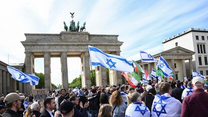 Manifestación en Berlín en solidaridad con Israel tras el ataque con drones y misiles de Irán, el domingo 14 de abril.