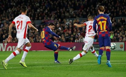 Messi marca su segundo gol ante el Mallorca.