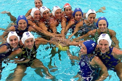 Las integrantes del equipo de waterpolo femenino en 2003.