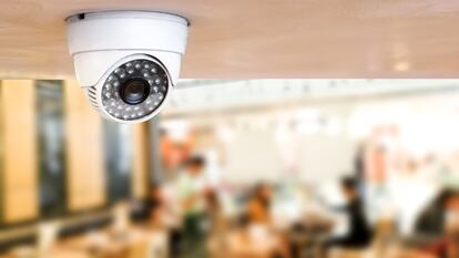 Cámara de seguridad instalada en un restaurante.