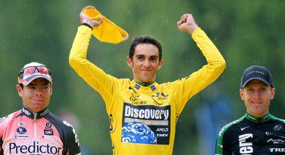 Contador celebra su primer Tour, en 2007.