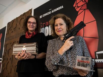 Empar Fernández y Berna González Harbour, las dos autoras premiadas por el Festival Granada Noir.