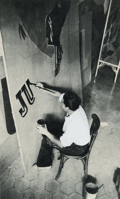 El pintor Antoni Clavé va fer façanes de Can Pistoles entre el 1932 i el 1935.