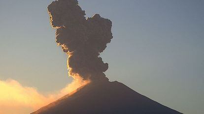 El Semáforo de Alerta Volcánica del volcán Popocatépetl se encuentra en amarillo fase 2.