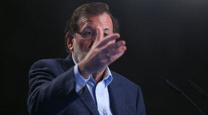 Mariano Rajoy en un acto del PP en Sevilla, este domingo.