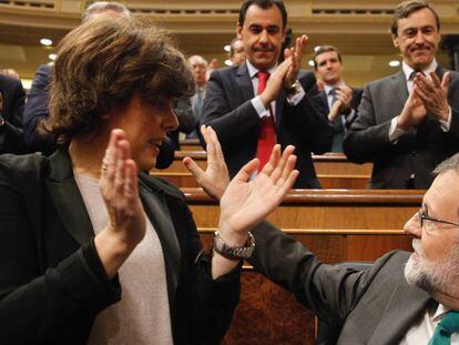 Mariano Rajoy y Soraya S&aacute;enz de Santamar&iacute;a al comienzo del debate de la moci&oacute;n de censura