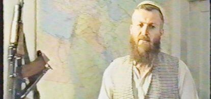 Mustafá Setmarian, en un vídeo de Al Qaeda.