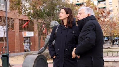 Los concejales de Más Madrid, Rita Maestre y Félix López Rey, este jueves.