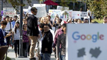 Protesta de empleados de Google en la sede en Mountain View