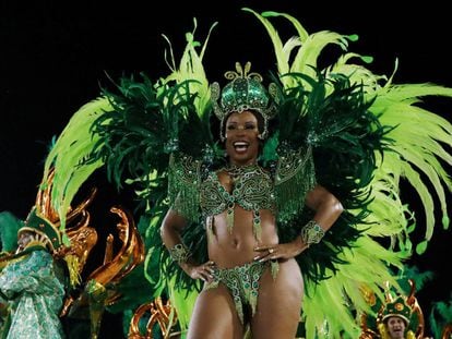 El carnaval de Río de Janeiro desfila en el sambódromo