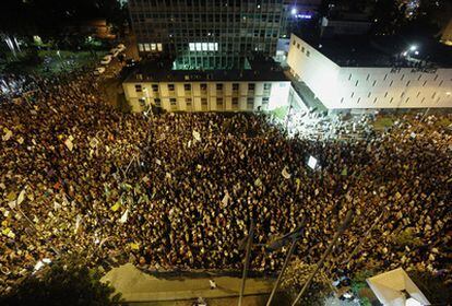 Miles de indignados israelíes han protestado hoy sábado en Tel Aviv.