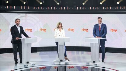 Santiago Abascal, Yolanda Díaz y Pedro Sánchez, en el debate electoral de RTVE este miércoles.