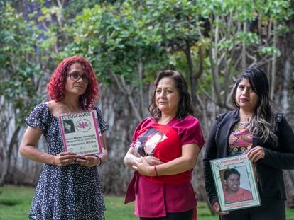 Las madres buscadoras, Tranquilina Hernández Lagunas, Angélica Rodríguez y Edith Hernández , en la presentación del documental Volverte a ver, en la Cineteca Nacional.