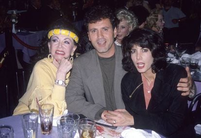 Jackie Stallone con los dos hijos que tuvo aparte de Sylvester: el cantante Frank Stallone y la actriz Toni D'Alto, que falleció de cáncer en 2012.