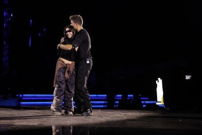 Pablo Alborán hugs María Becerra during the Latin Grammy rehearsals in Seville. 