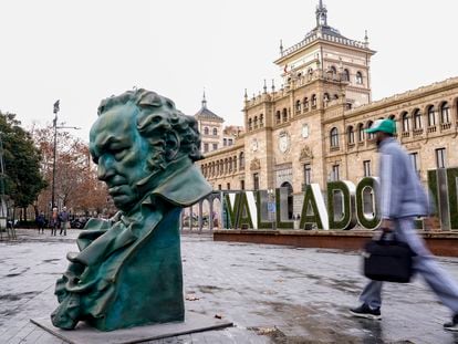 Valladolid, donde se celebrará la gala de los Goya el 10 de febrero, está engalanada con réplicas del galardón.