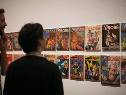 Algunas de las cien portadas de 'El Víbora' que pueden verse en la exposición del MNAC. 