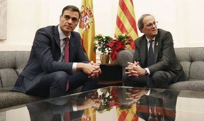 El presidente, Pedro Sánchez, con el president catalán, Quim Torra, este jueves en Barcelona.