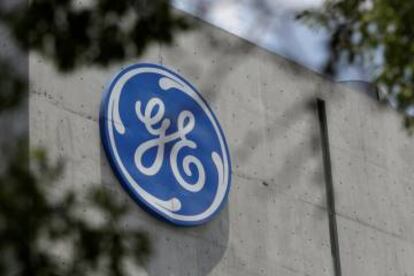 Logotipo de General Electric, en uno de sus edificios.